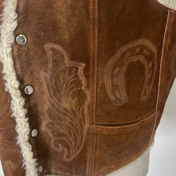 Breton Vintage Suede Sherpa Lined Vest - Picture 3 of 10